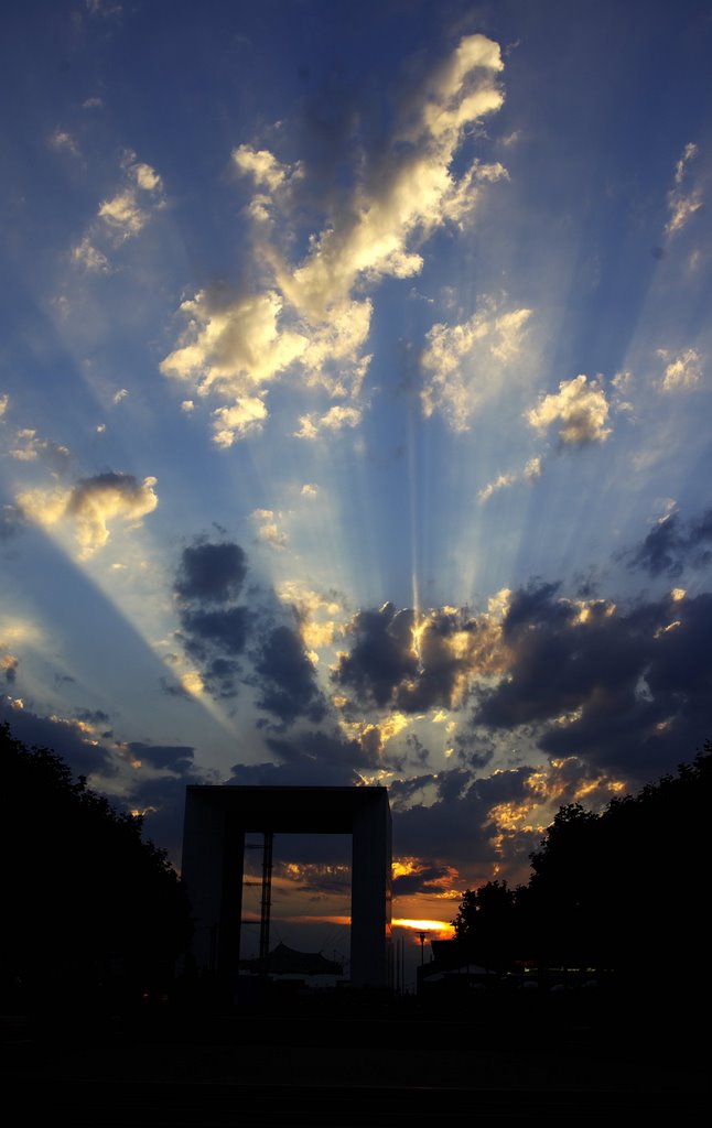 Sunset on GRANDE ARCHE_LA DEFENSE_PARIS