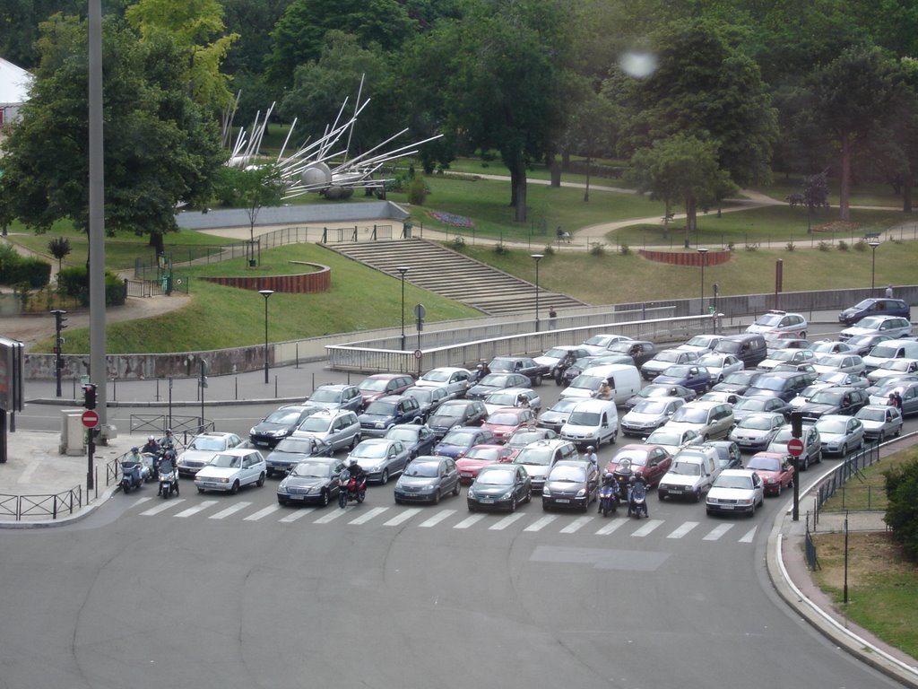 Place de la Porte Maillot: Prêt?