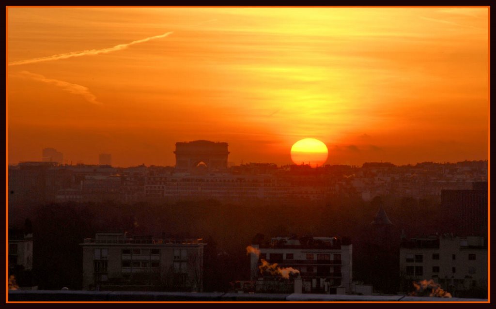 Lever de soleil sur lArc de Triomphe