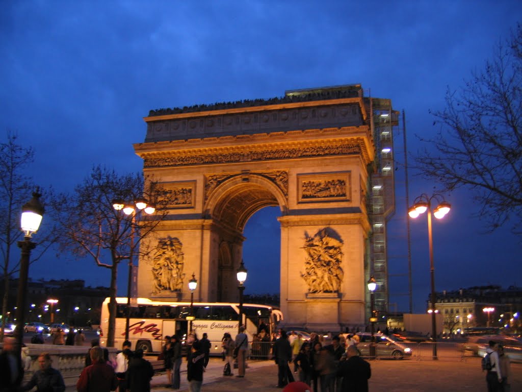 Arch de Triumph  Paris at night