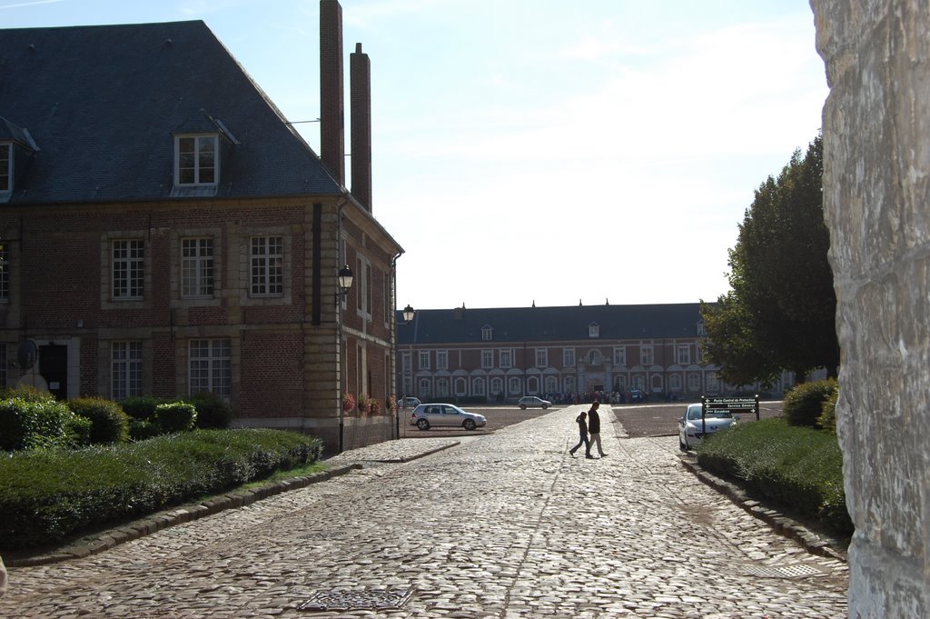 Sous le parvis dentree de la citadelle dArras