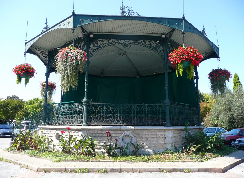 Bayonne - Le kiosque de la place Charles de Gaulle