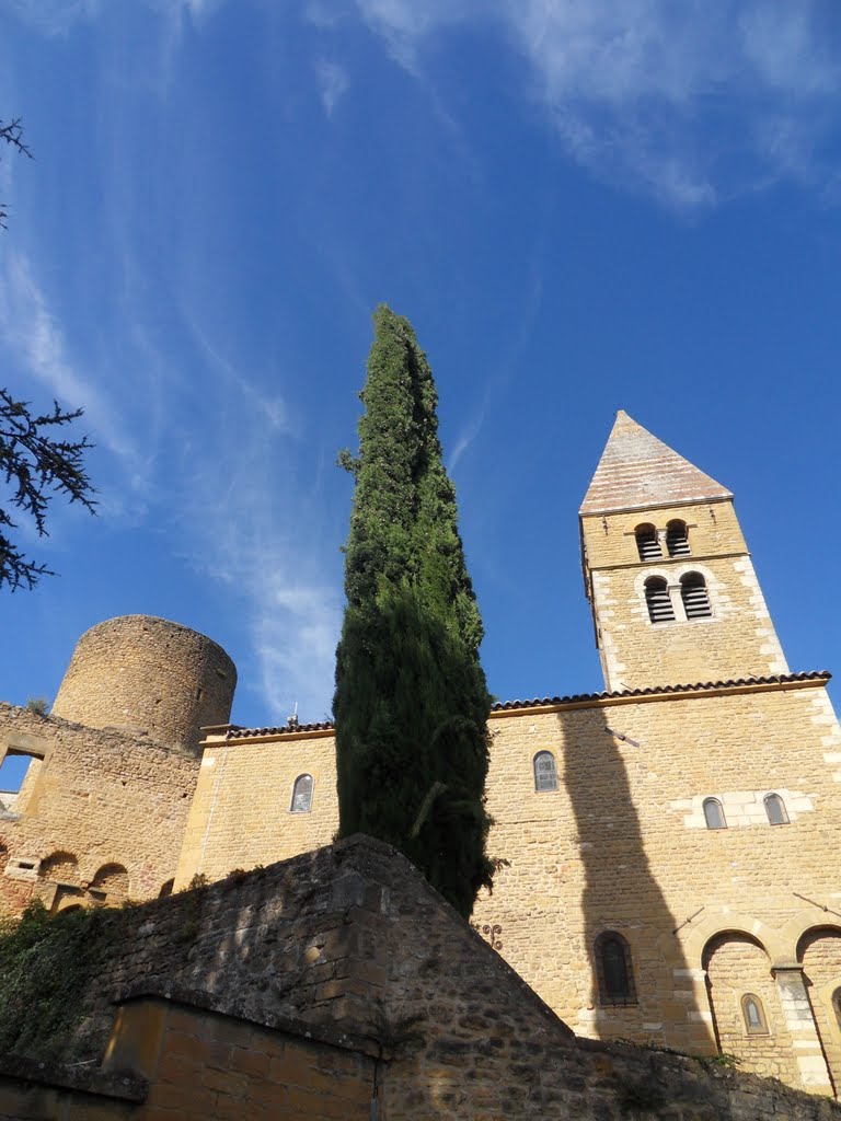 Le château et la chapelle de Châtillon dAzergue