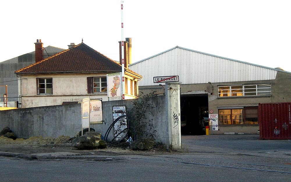 2-56 Rue Edouard Vaillant, Le Bourget, France, 26-12-2008.