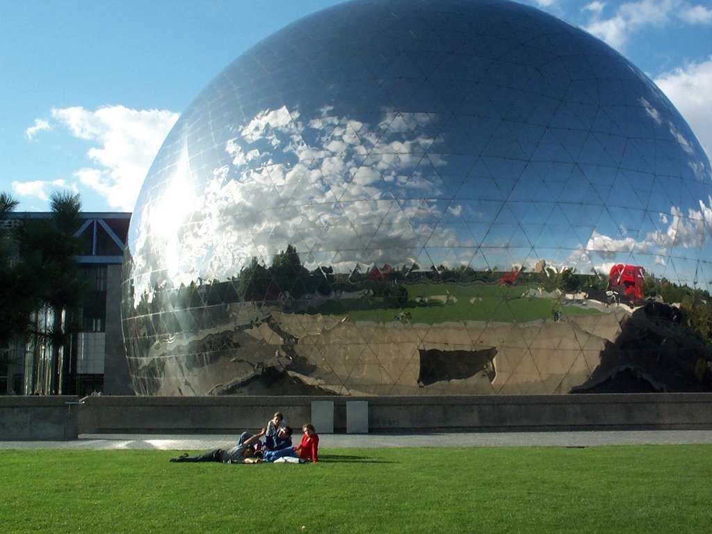 La Geode "The Mirror"