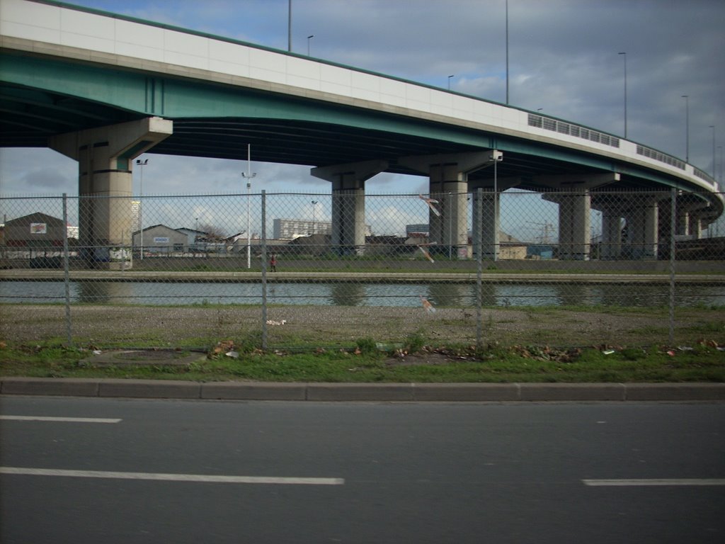 Aubervilliers: Highway A86