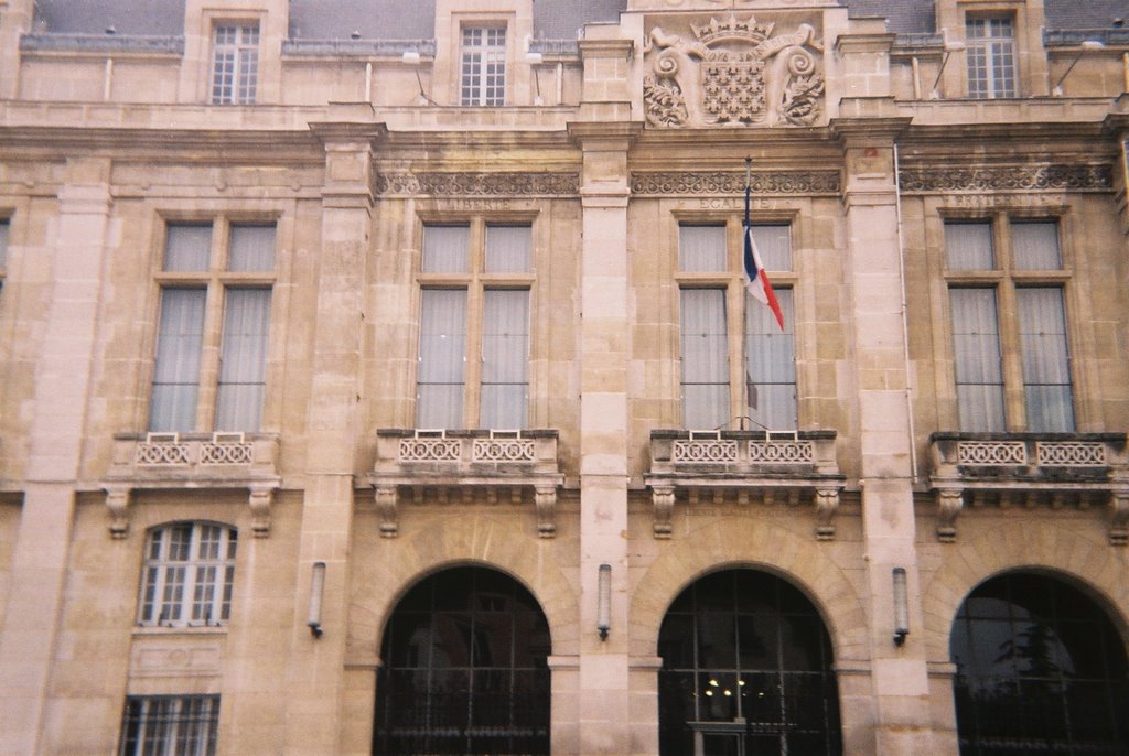 Saint Denis, façade de Hotel de Ville