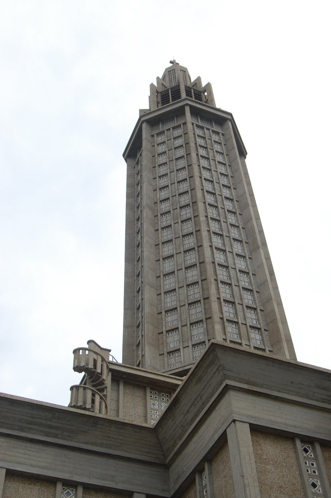 The tower  (106m.)