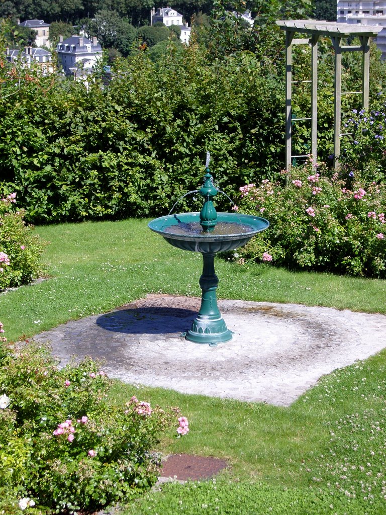Fontaine du jardin de Notre Dame des Flots