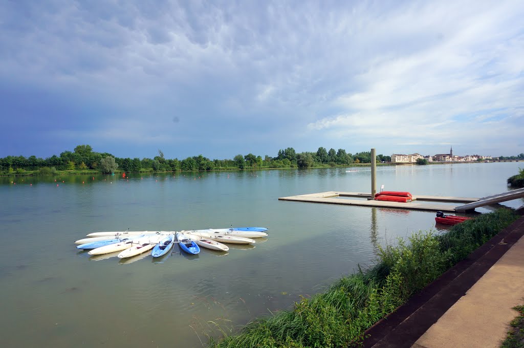 Blick auf den Fluss Saone-et-Loire bei Macon am Donnerstag, 22. Mai 2014 spät nachmittags
