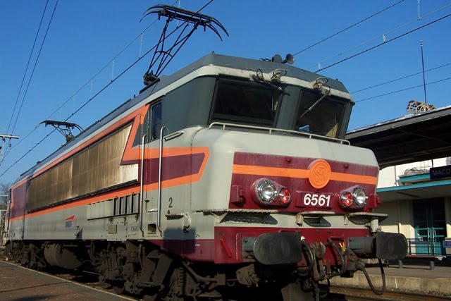 CC 6561 gare de Macon (71)
