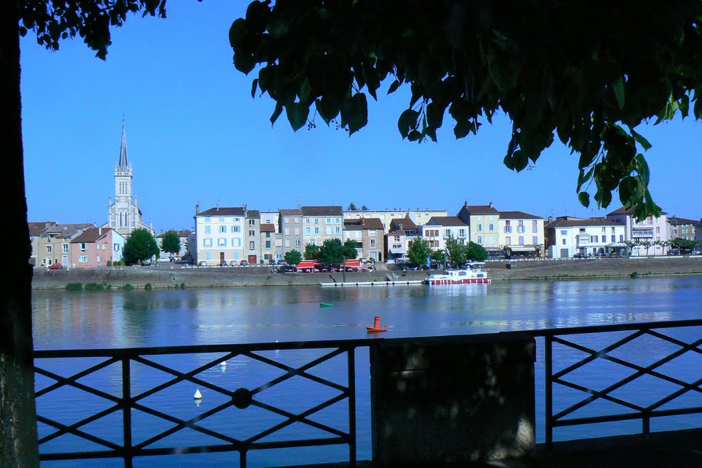 Saint-Laurent (01) vu de Mâcon