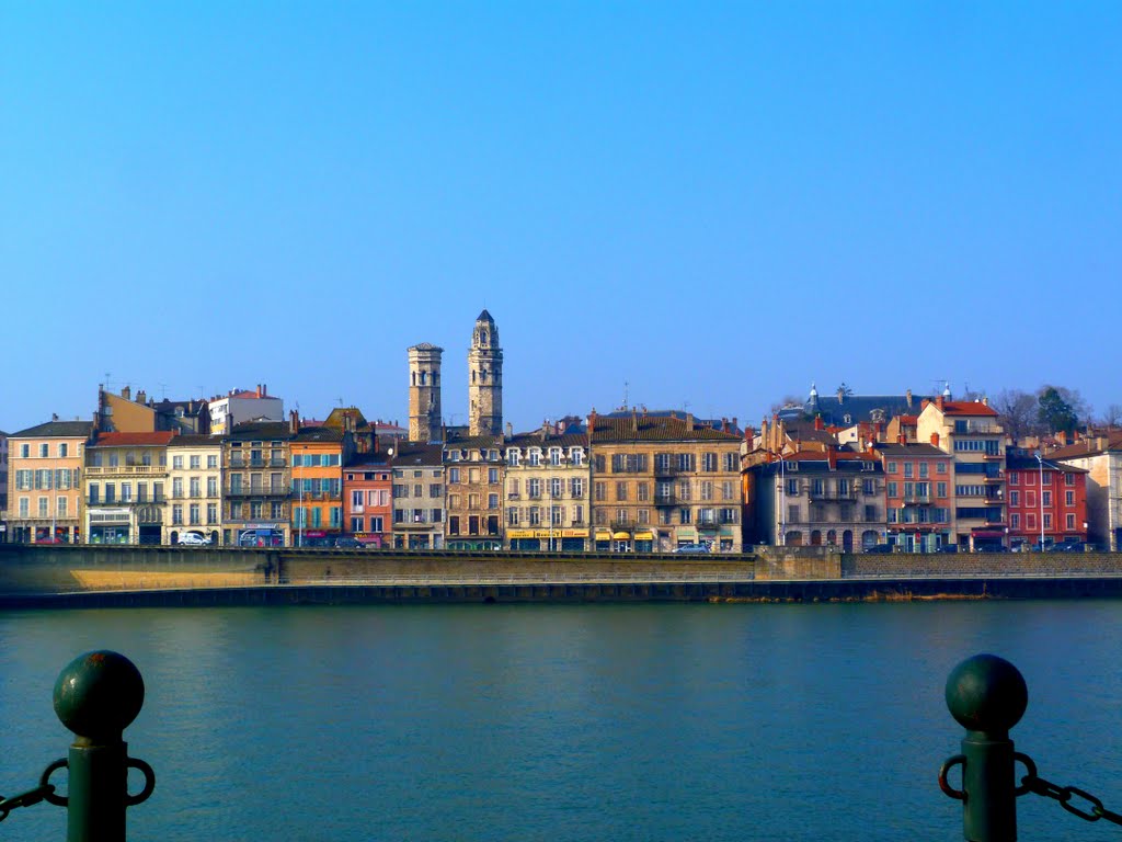 Vue sur les quais de Mâcon