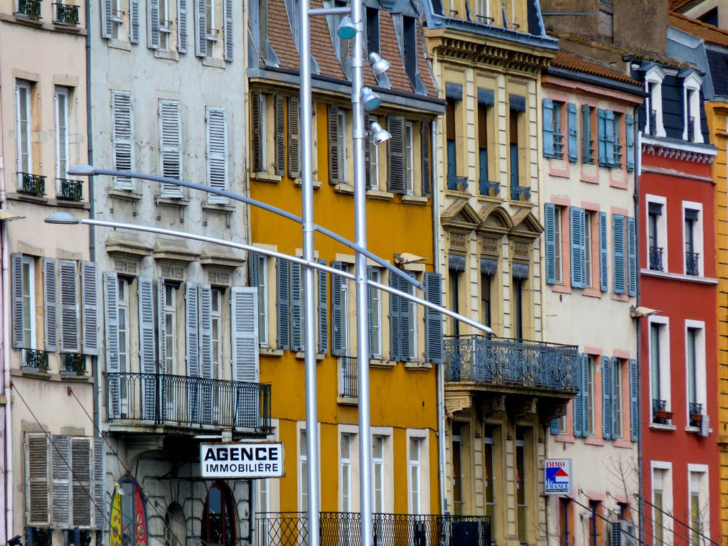 Façades quais de Saône à Mâcon