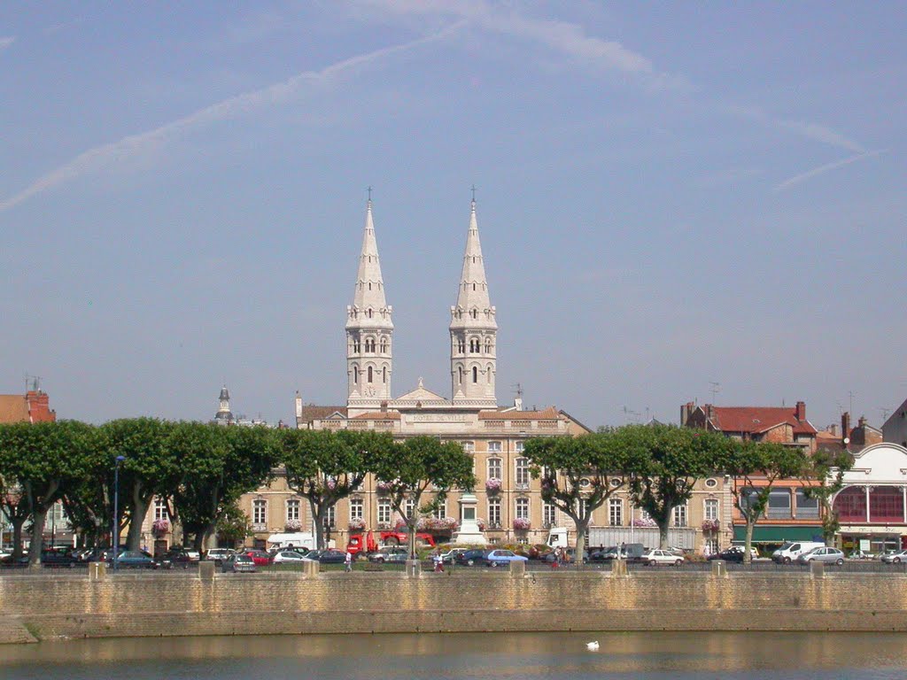 Quai Lamartine Mâcon sur Saône France