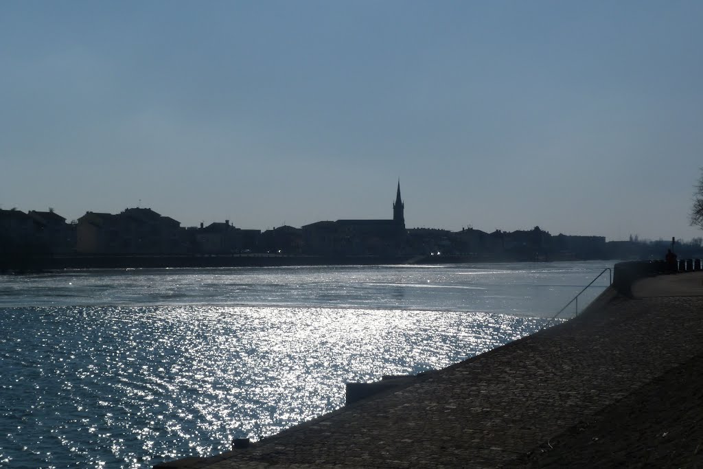Eglise St Laurent derrière la Saône gelée