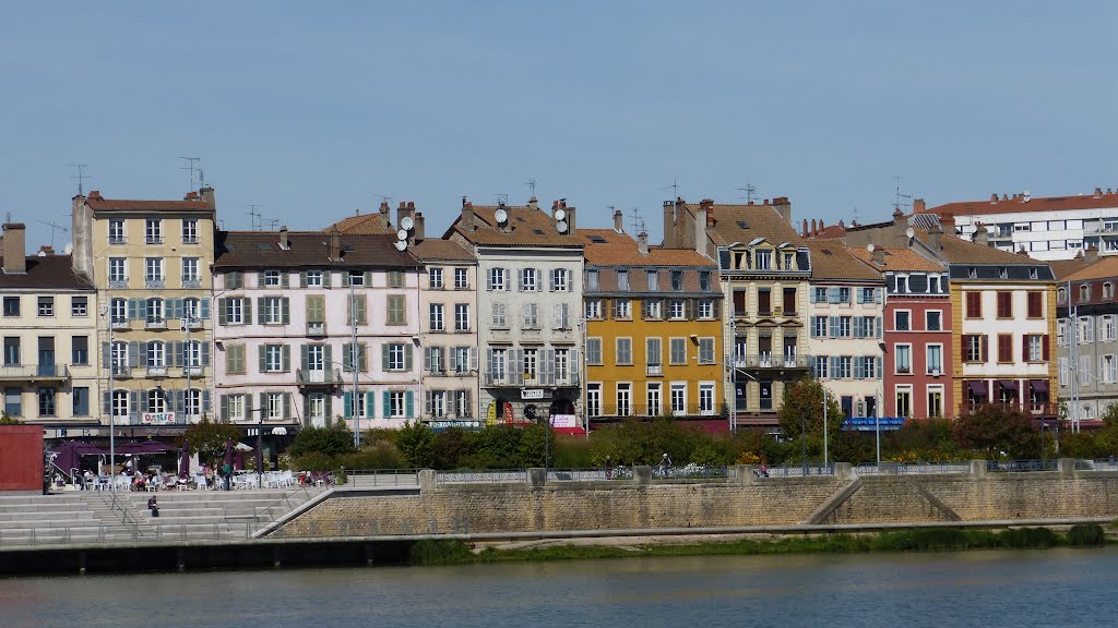 Maisons mâconnaise en bord de Saône