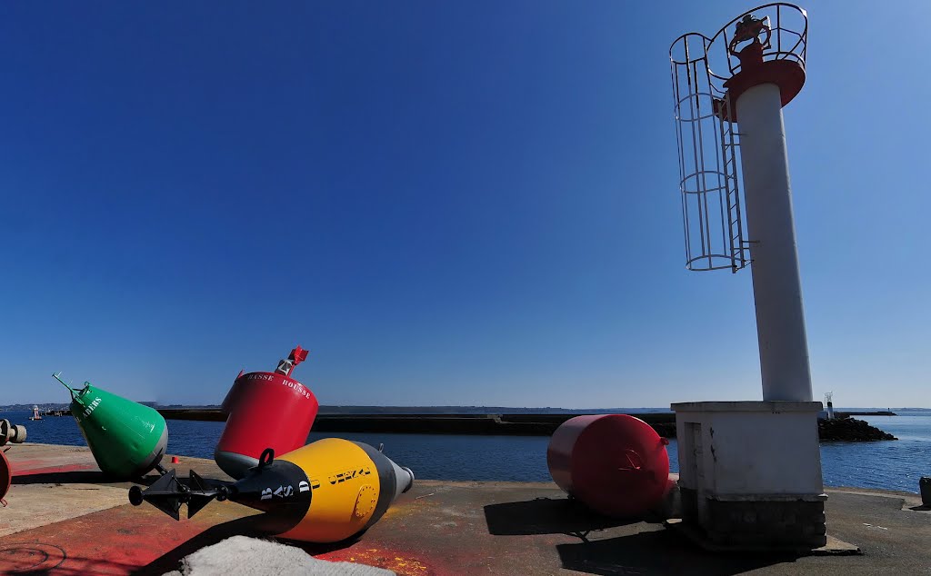Buoys - Phare et Balises - Brest