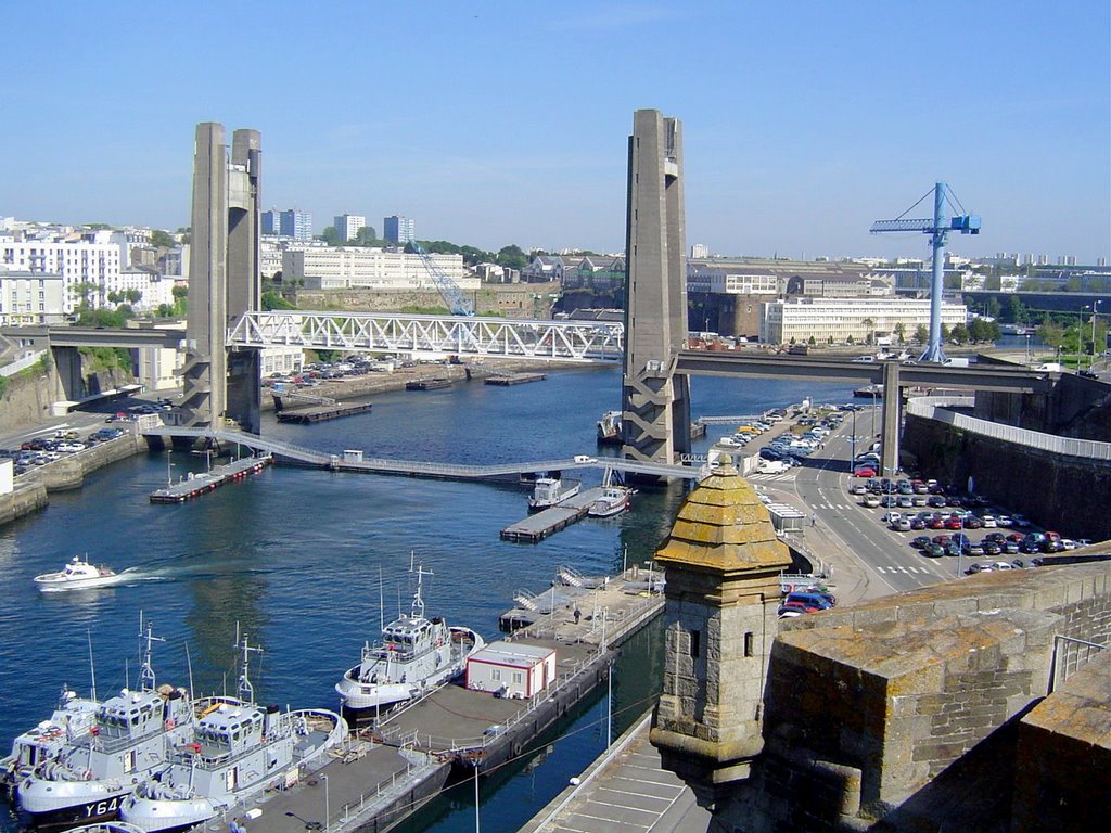 Recouvrance Bridge