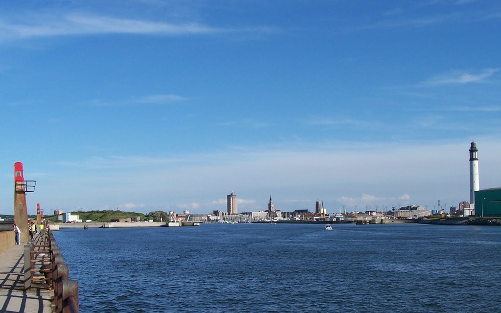 Entrée du port de Dunkerque, vue de la jetée Est