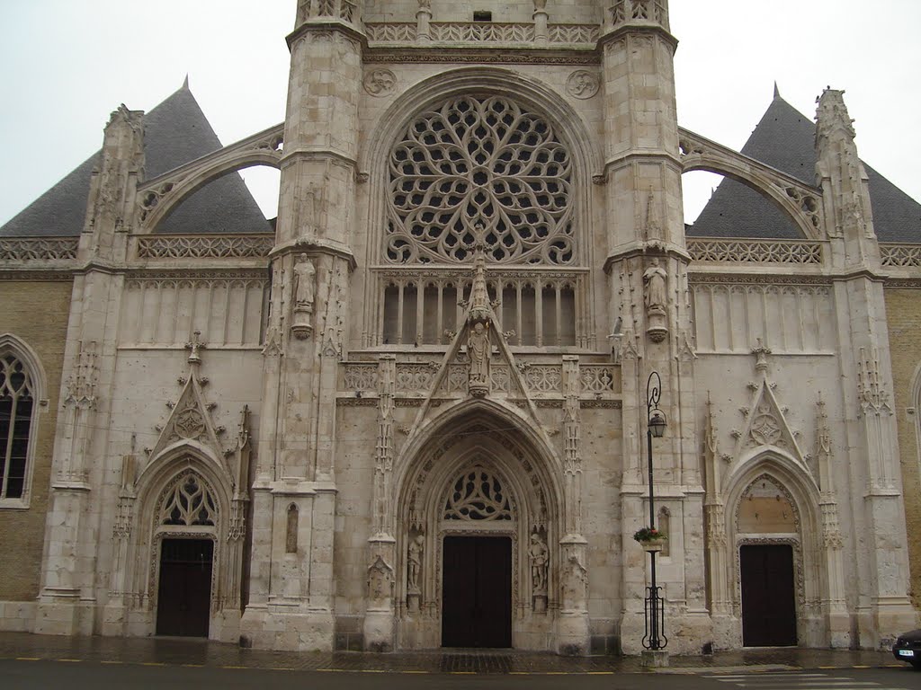 Façade de la cathédrale, Dunkerque