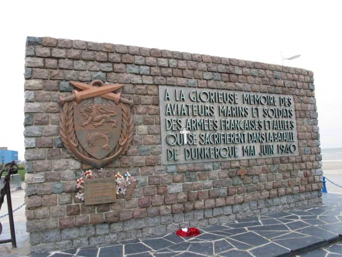 Francie - Dunkerque - vojenský památník