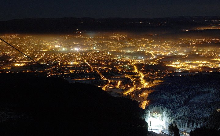 Noční Liberec z Ještědu