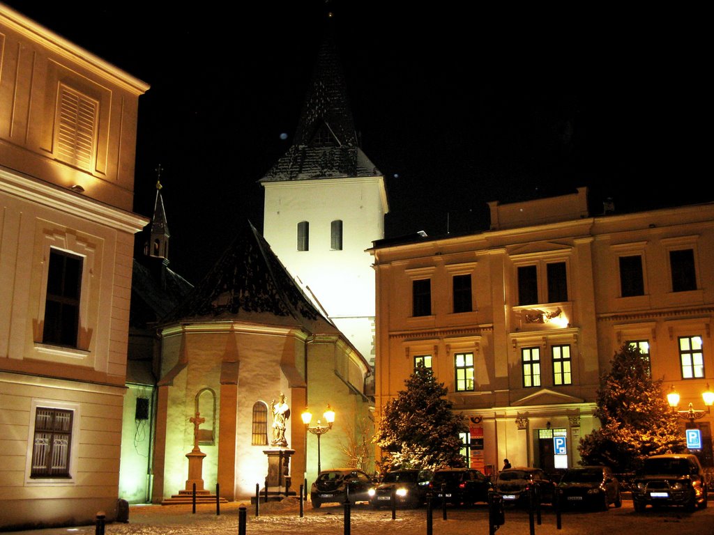 kostel Povýšení sv. kříže a stará pošta v Karviné - Fryštátě