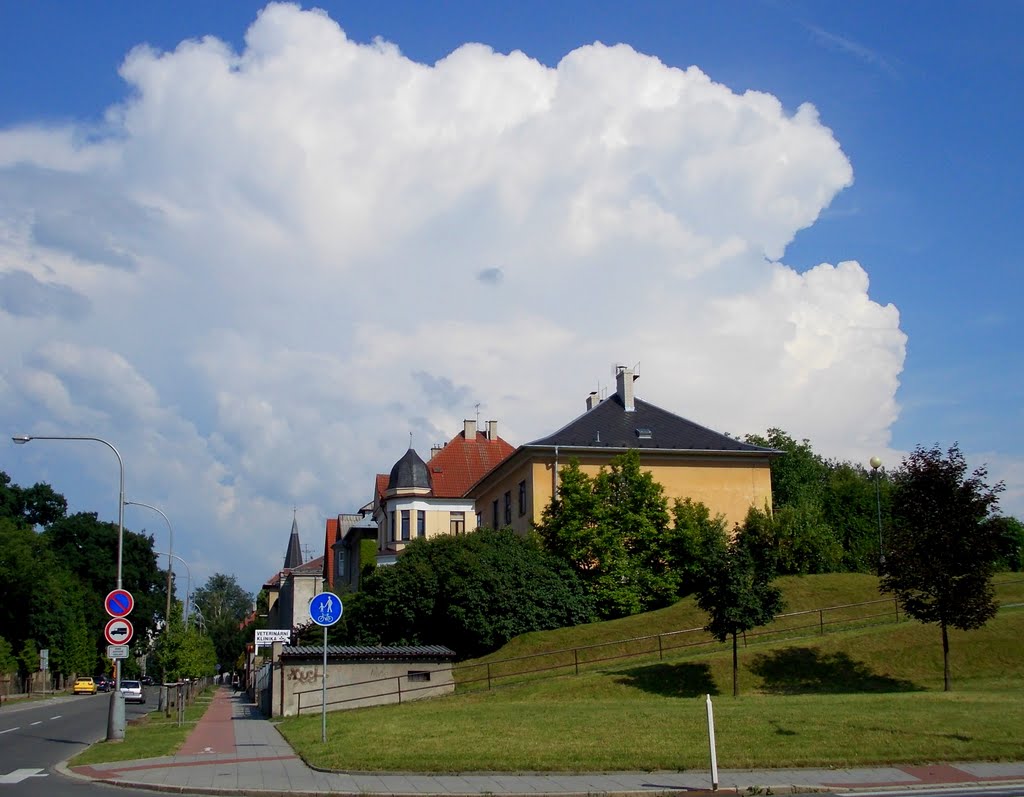 Bílé mraky nad Opavou (White clouds over Opava)