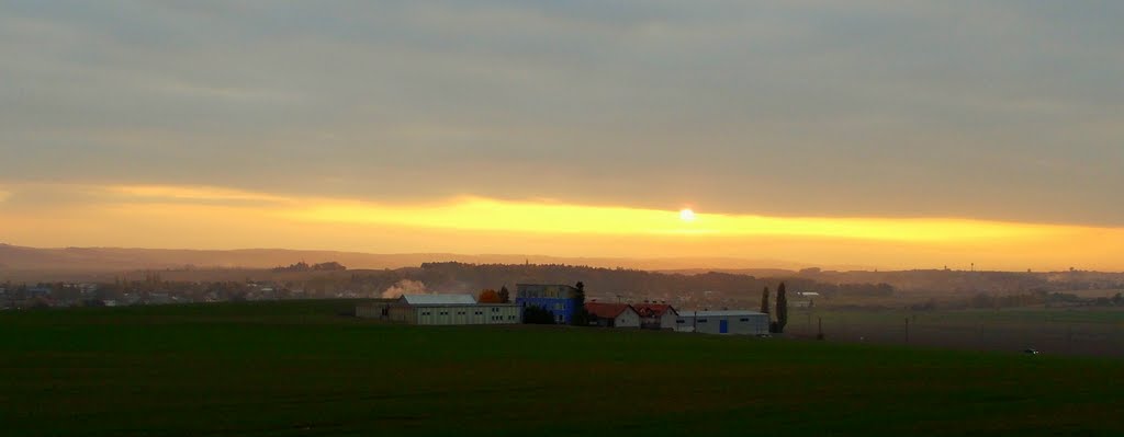 Podzimní západ slunce (Autumn sunset)
