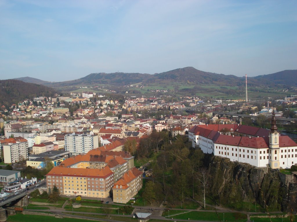 Vue sur Decin et son château