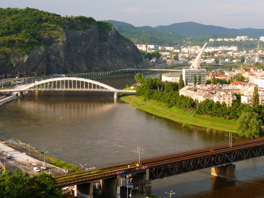 Ústí nad Labem, mosty v podvečer
