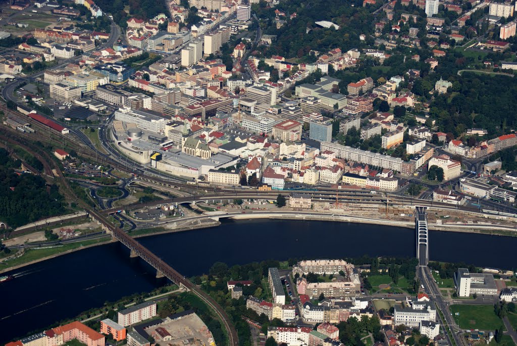 Ústí nad Labem - střed města - obchodní centrum Fórum