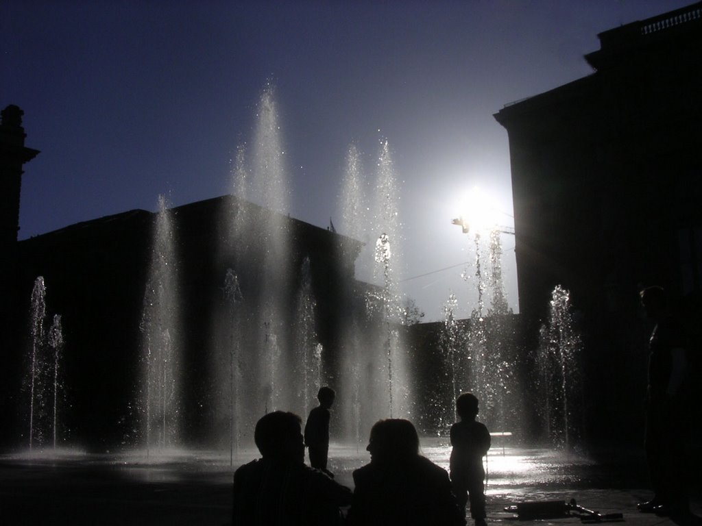 Playing with water - and the sun - in front of the Parliament Building