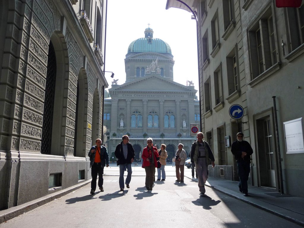 im Käfiggässchen vor dem Bundeshaus (Fotowalk durch Bern)
