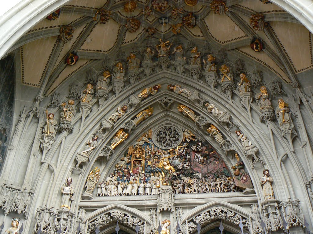 Berno -  portal of Cathedral - The Last Judgement (Sąd Ostateczny).