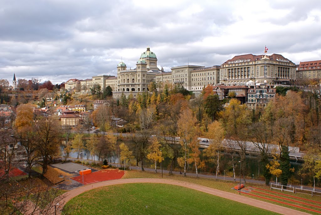 Das Bundeshaus in Bern von der Kirchenfeldbrücke aus