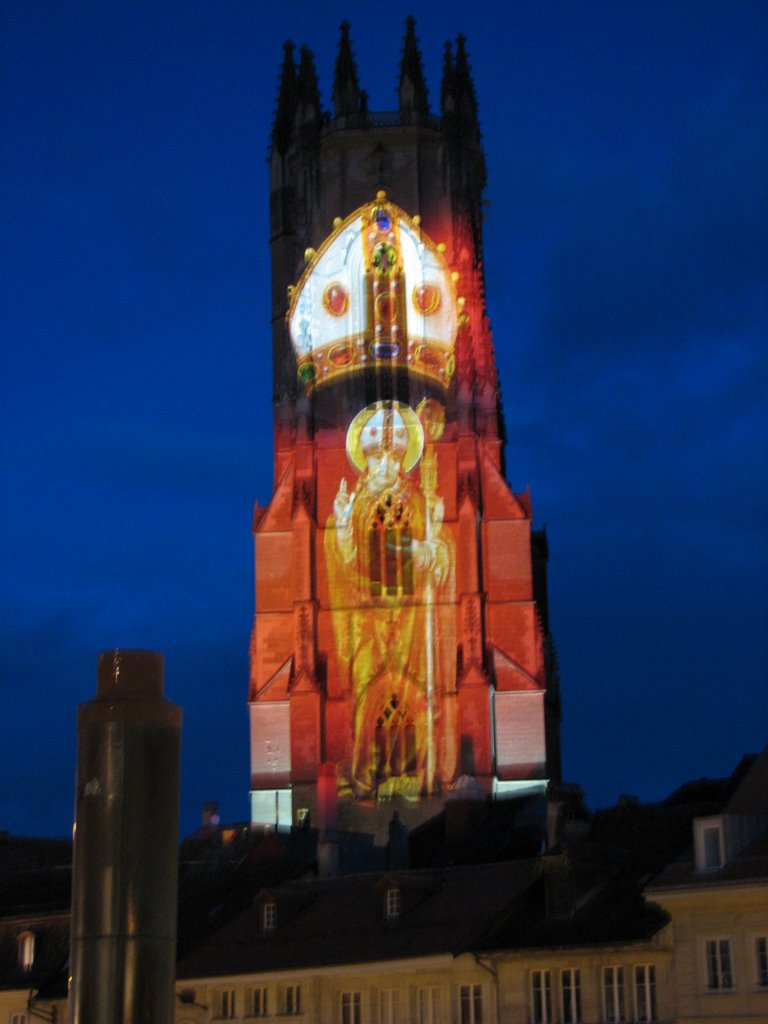 Cathédrale de Fribourg illuminée pour Noël