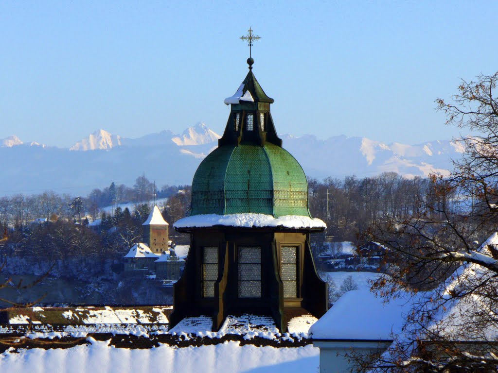 La coupole de la chapelle de lancien Hôpital des bourgeois, la Lorette et les Alpes