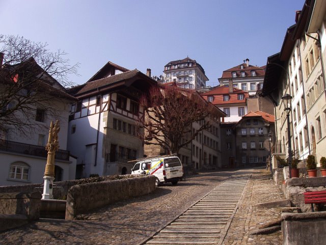 095 Fribourg, steile Gassen in Neuveville