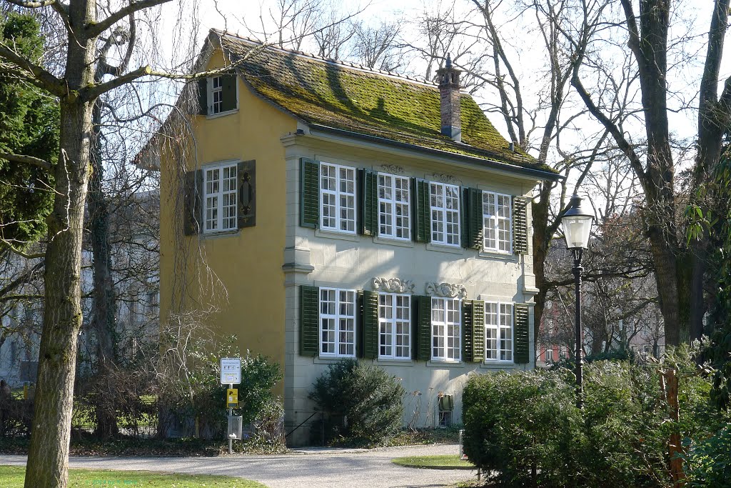 Winterthur, Schönes Barockhäuschen / Beautiful Baroque Maisonette {Im Stadtpark / In the City Park}