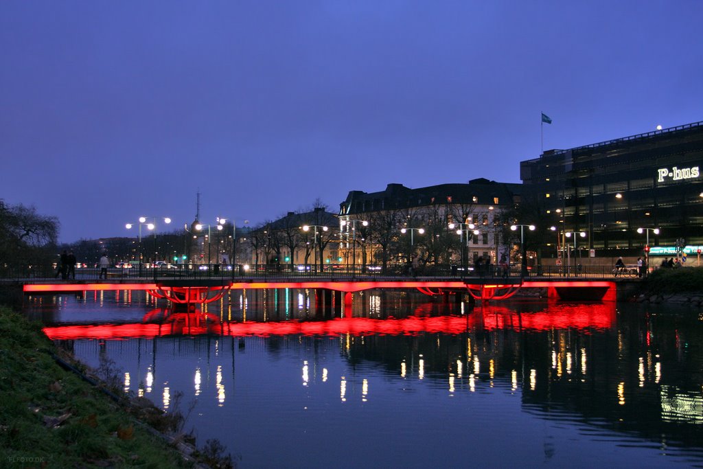 Evening at Södra Förstads Kanalen by Kaptens bridge