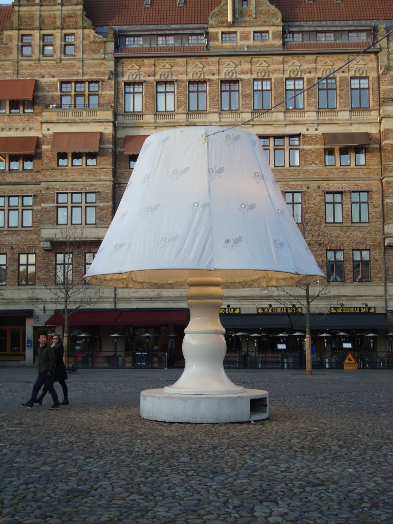 Floor lamp on Lilla torg, Malmö