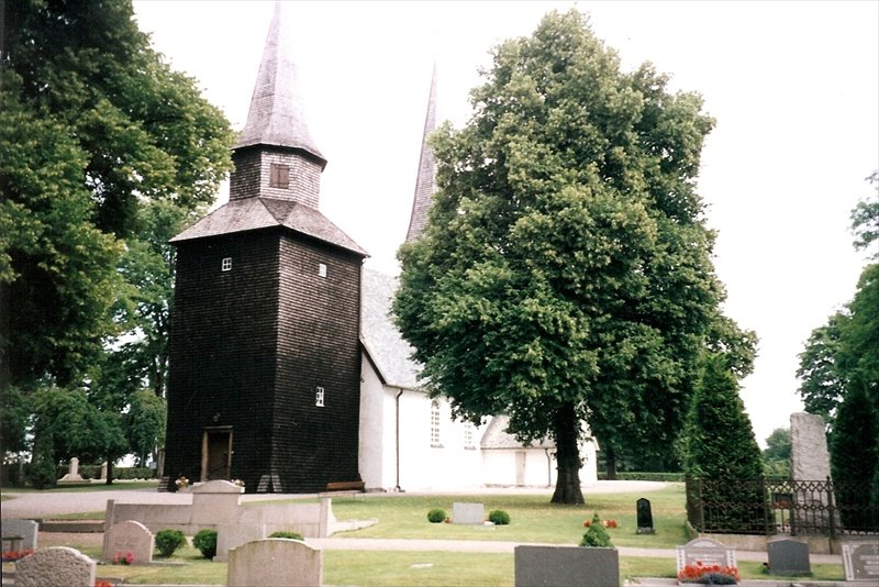 Levene kyrka 1999