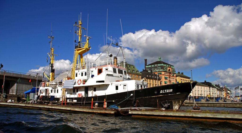 Under the bridges of Stockholm 12