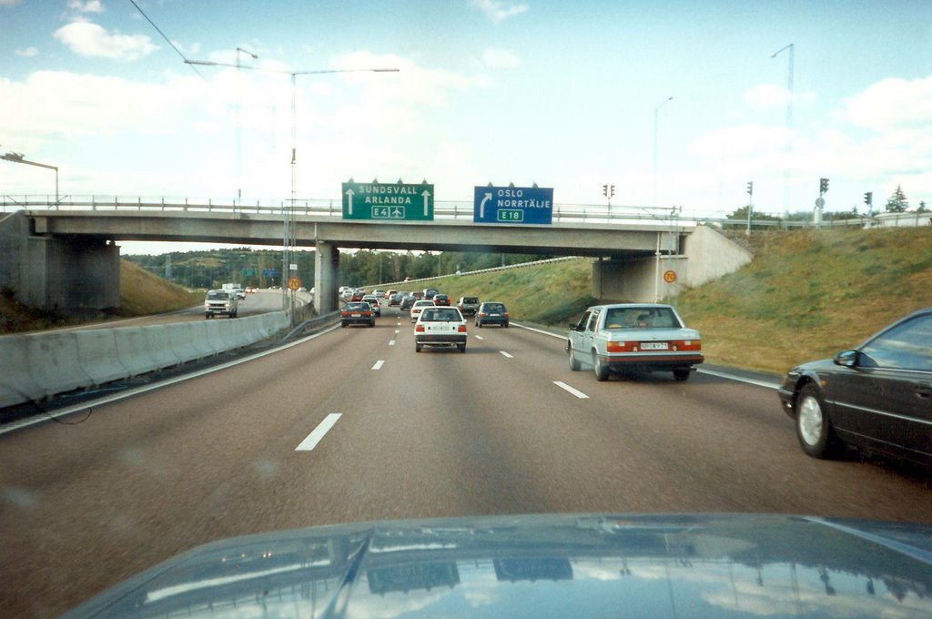 The motorway E4 to the north in the suburb Frösunda north of Stockholm. August 1995.