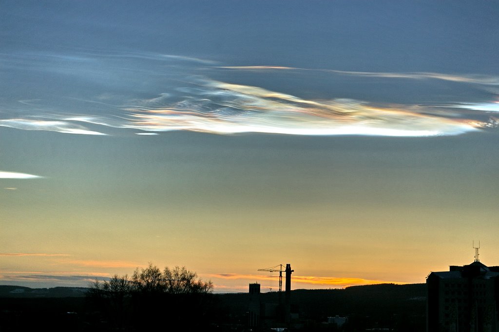 Nacreous clouds in January