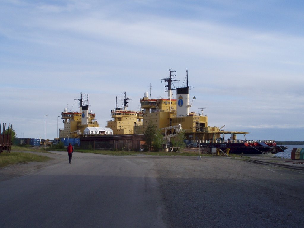 Swedish Icebreakers at Lulea June 2009
