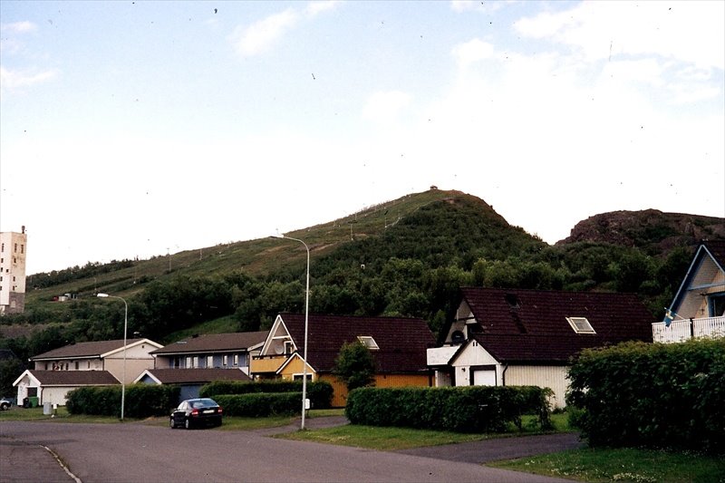 Luossavaara seen from Porfyrvägen, Kiruna (2005)