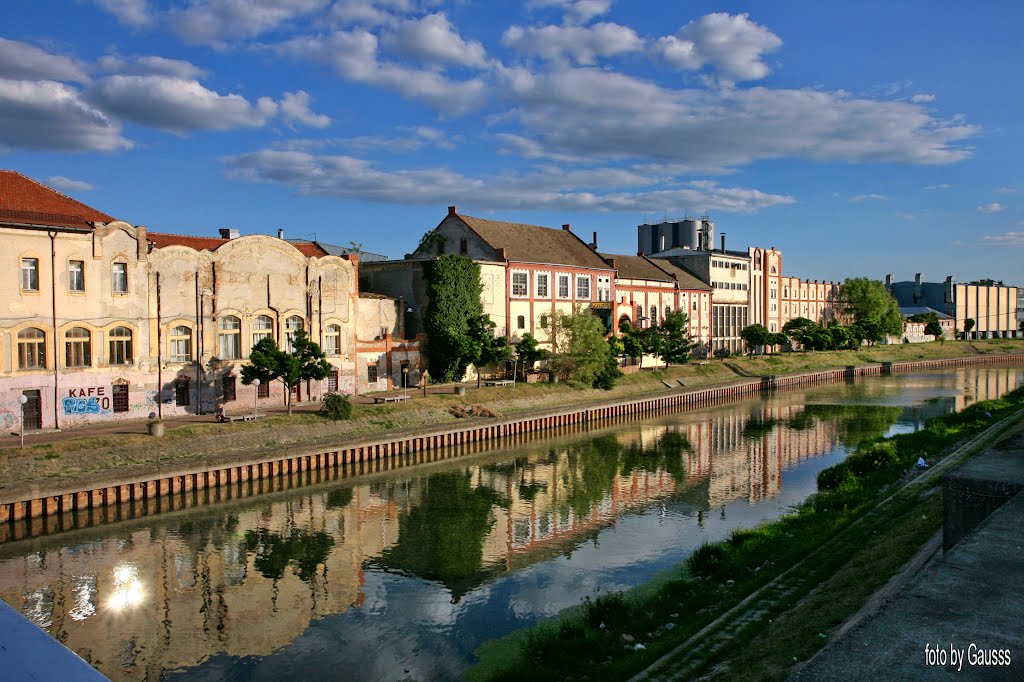 Зрењанин (Nagybecskerek), Serbia (Vajdaság, Torontál Vármegye székhelye) - Bega folyó partja. Régen itt rakodták ki a hajókat.